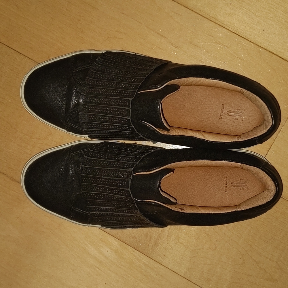 Frye Women's Slip On Black Leather Shoe